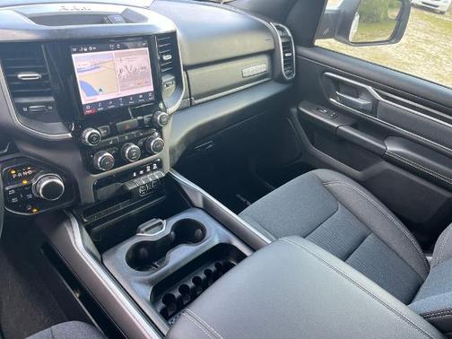 Bright White Clearcoat 2022 RAM 1500 BIG HORN/LONE STAR