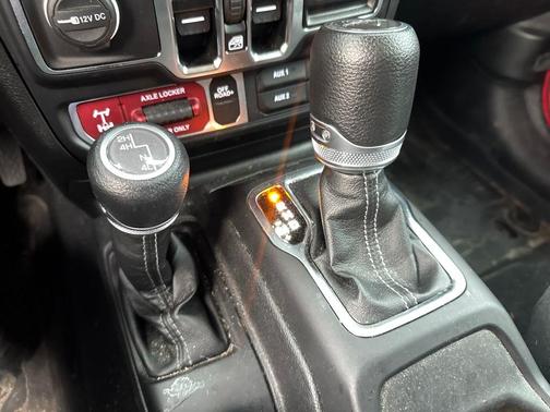 2024 Jeep Gladiator Sport