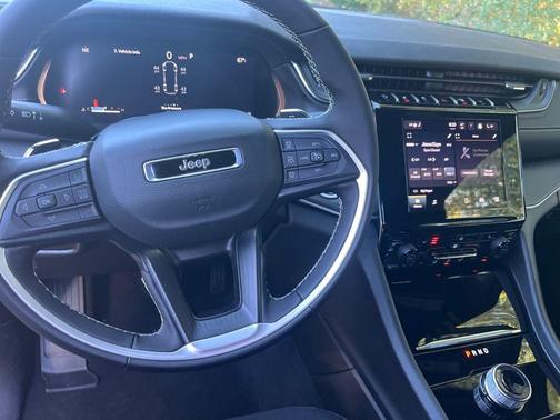 2025 Jeep Grand Cherokee L Laredo