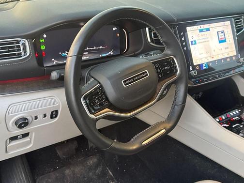 2023 Jeep Grand Wagoneer Base