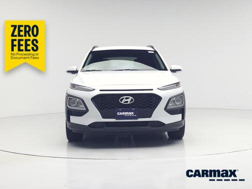 White 2018 Hyundai KONA SEL