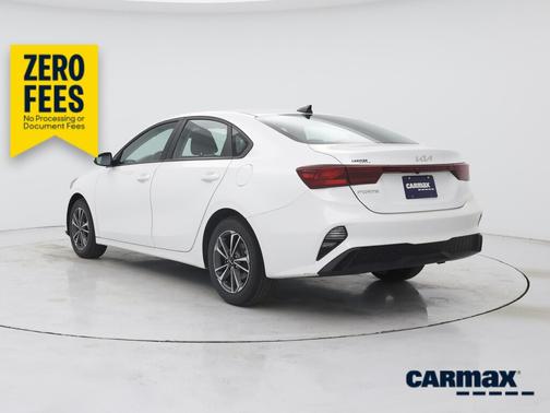 White 2024 Kia Forte LXS