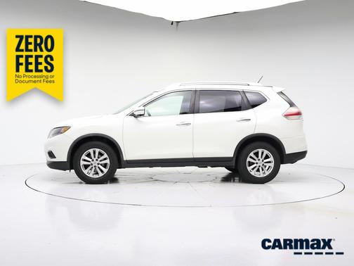White 2016 Nissan Rogue SV