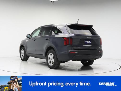 Gray 2023 Kia Sorento LX