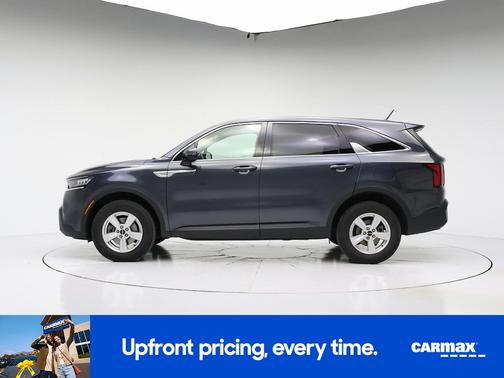 Gray 2023 Kia Sorento LX