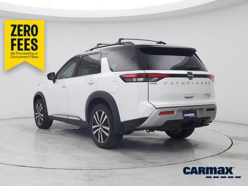 White 2025 Nissan Pathfinder Platinum