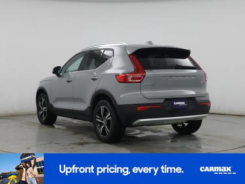 2025 Volvo XC40 B5 Core Bright Theme