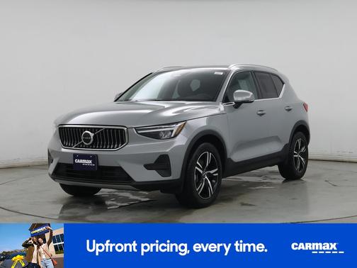 2025 Volvo XC40 B5 Core Bright Theme