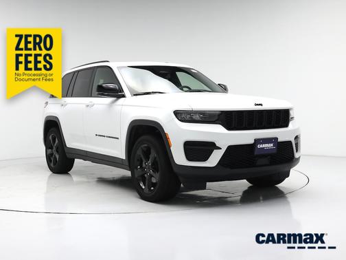 White 2023 Jeep Grand Cherokee Altitude