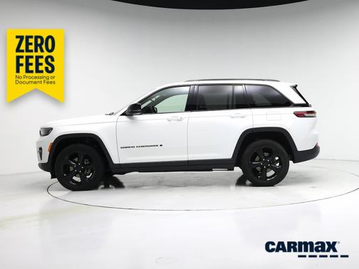 White 2023 Jeep Grand Cherokee Altitude