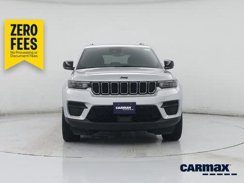 Silver 2024 Jeep Grand Cherokee Altitude