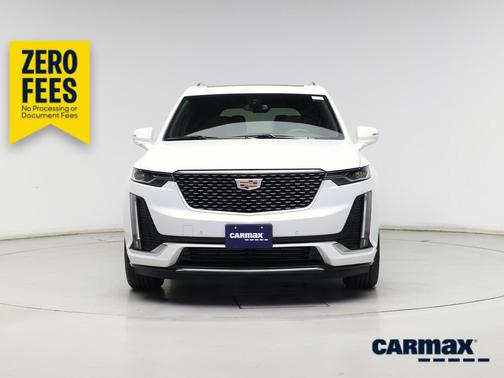White 2024 Cadillac XT6 Luxury