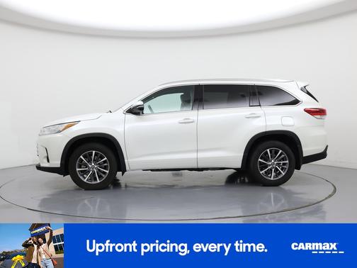 White 2018 Toyota Highlander XLE
