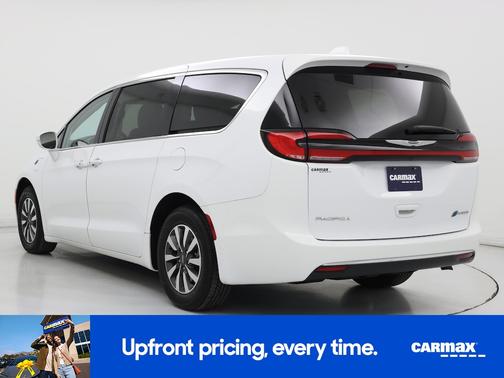 White 2022 Chrysler Pacifica Hybrid Touring L