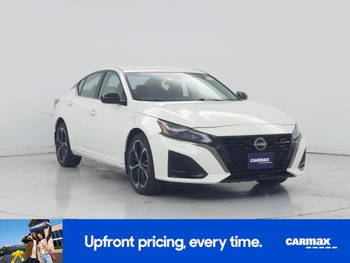 White 2023 Nissan Altima SR