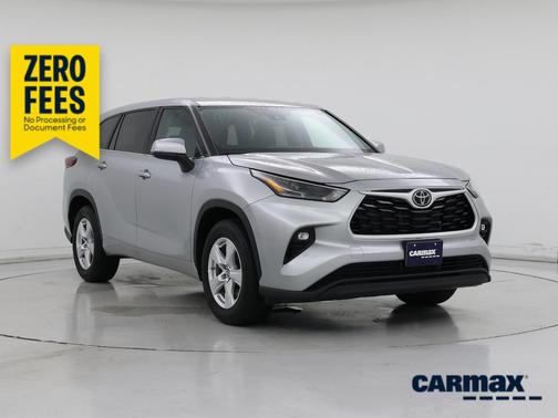 Silver 2025 Toyota Highlander LE