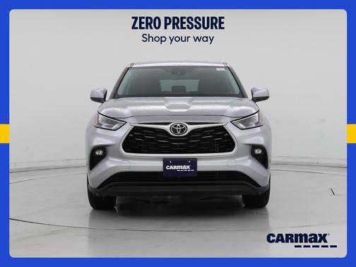 Silver 2025 Toyota Highlander LE