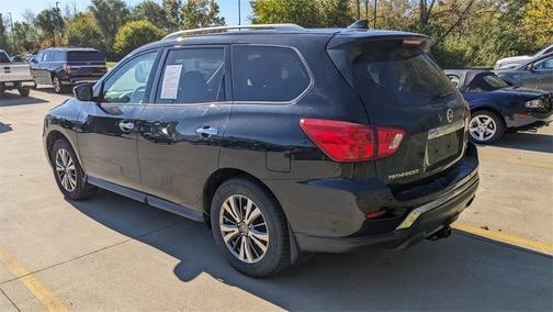 2019 Nissan Pathfinder SV