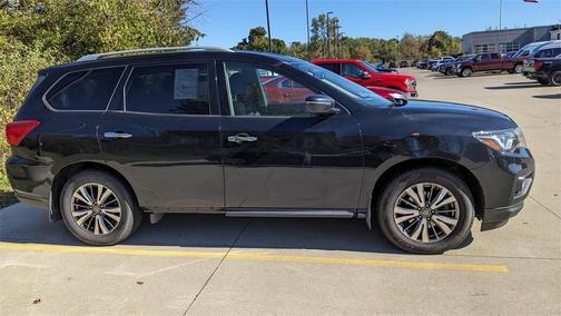 2019 Nissan Pathfinder SV