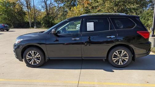 2019 Nissan Pathfinder SV