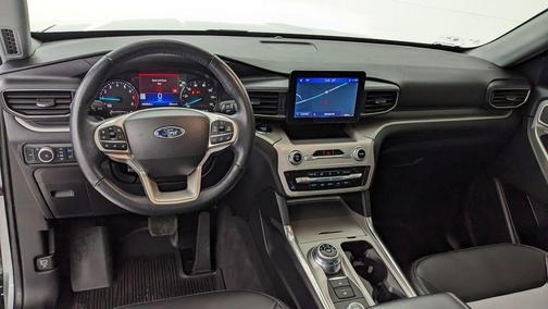 Iconic Silver Metallic 2022 Ford Explorer XLT