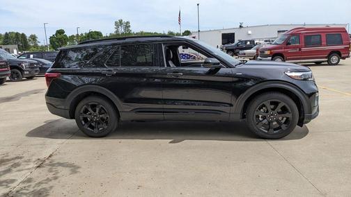 Black Metallic 2023 Ford Explorer ST-Line