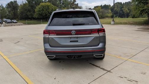 2025 Volkswagen Atlas 2.0T SE
