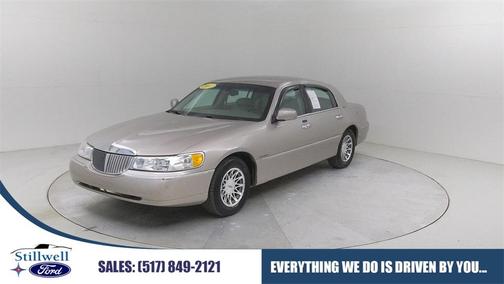 2002 Lincoln Town Car Signature