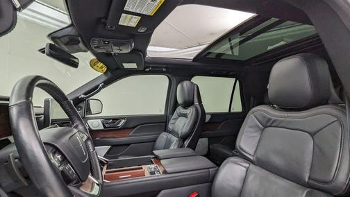 Pristine White 2023 Lincoln Navigator L Reserve