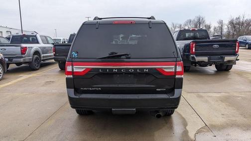 2015 Lincoln Navigator Base