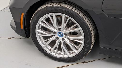 2024 BMW 330e xDrive