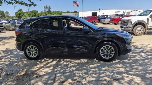 Black Metallic 2022 Ford Escape SE