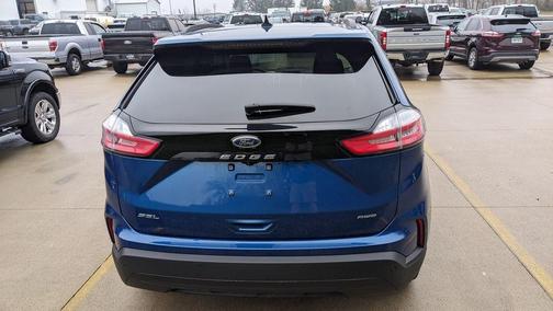 Blue Metallic 2022 Ford Edge SEL