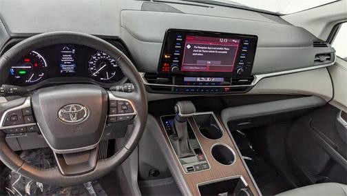 2024 Toyota Sienna XLE