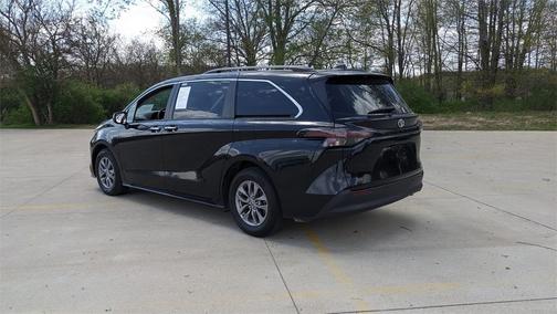 2024 Toyota Sienna XLE