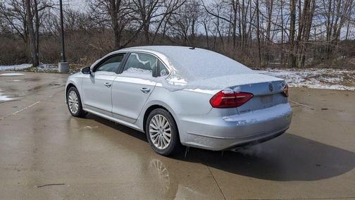 2016 Volkswagen Passat 1.8T SE