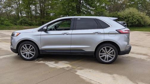 Iconic Silver Metallic 2024 Ford Edge Titanium
