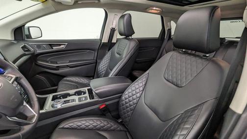 Iconic Silver Metallic 2024 Ford Edge Titanium