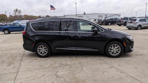 2020 Chrysler Pacifica Touring-L