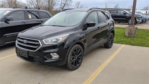 Photo 1 of 3 of 2019 Ford Escape SE