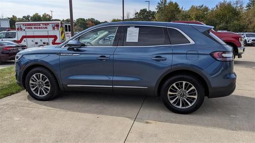 2019 Lincoln Nautilus Select