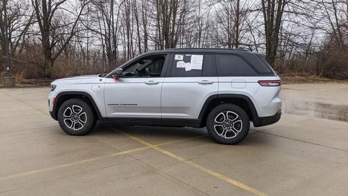 2022 Jeep Grand Cherokee 4xe Trailhawk