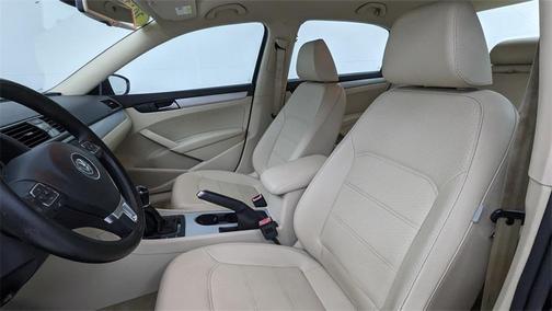 2013 Volkswagen Passat 2.5 SE