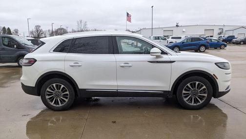 2022 Lincoln Nautilus Standard