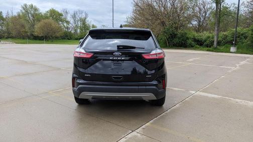 Agate Black Metallic 2024 Ford Edge SEL