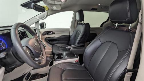 2024 Chrysler Pacifica Touring-L