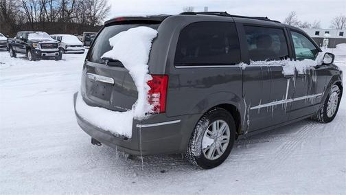 2010 Chrysler Town & Country Touring