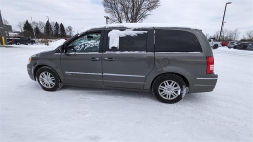 2010 Chrysler Town & Country Touring