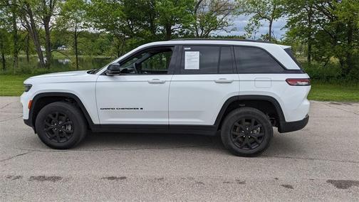 2024 Jeep Grand Cherokee Laredo