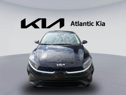 Aurora Black Pearl 2023 Kia Forte LXS